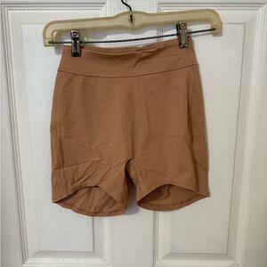 Gymshark KK Fit Shorts - Warm Buff